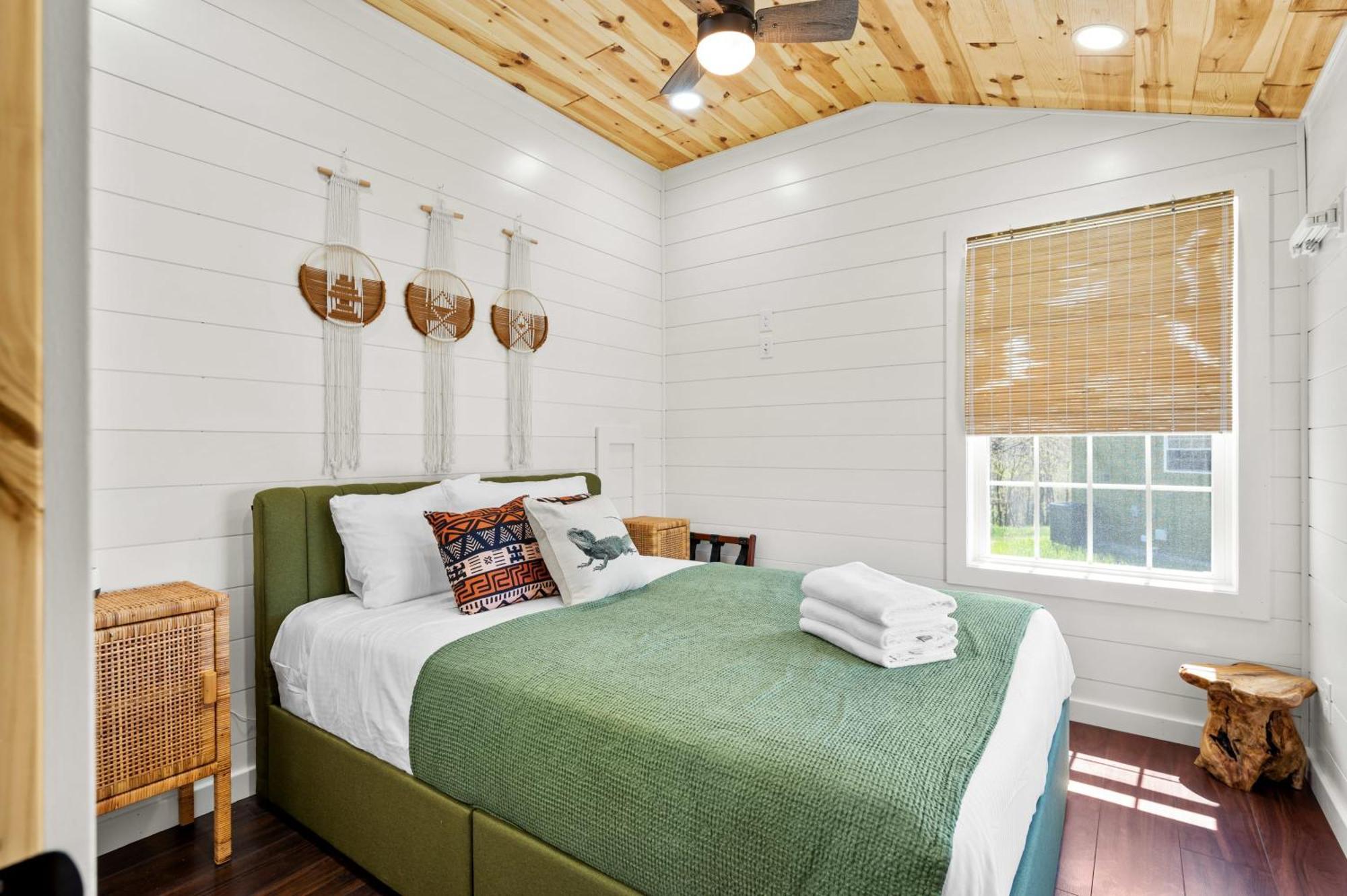 The Lodges At Eden Reserve - Pet Friendly Cabins Near Ark Williamstown Dış mekan fotoğraf