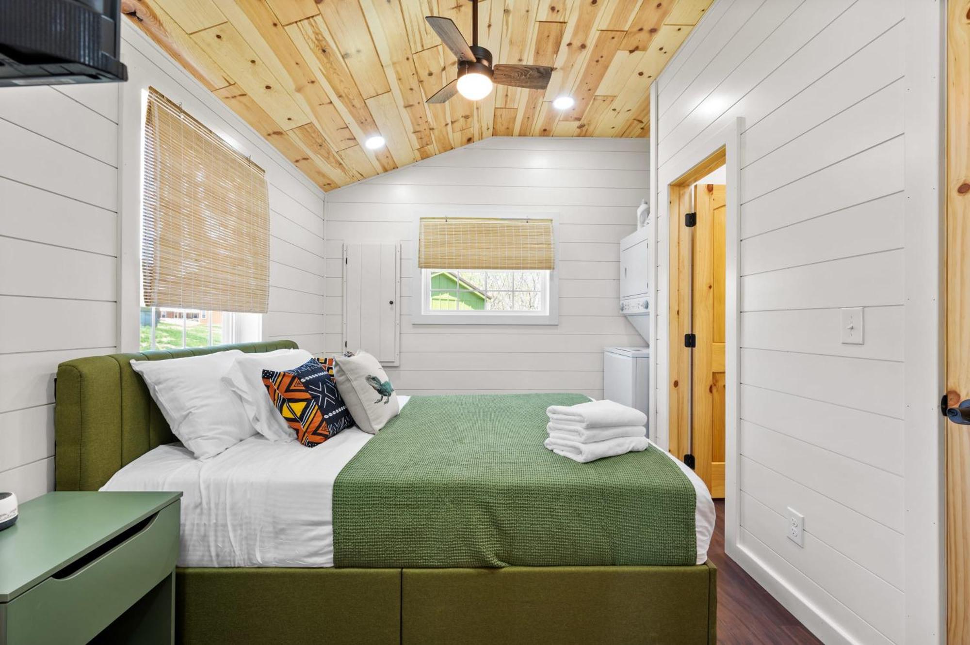 The Lodges At Eden Reserve - Pet Friendly Cabins Near Ark Williamstown Dış mekan fotoğraf