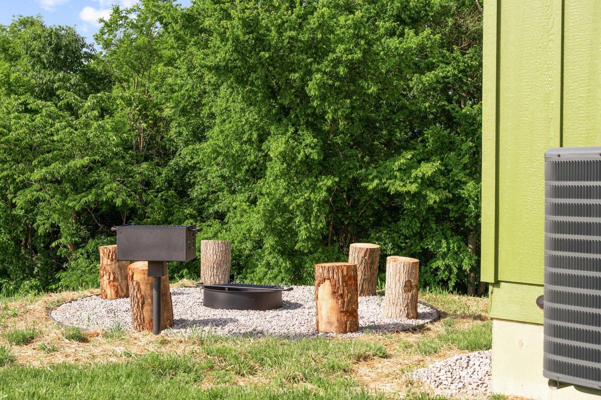 The Lodges At Eden Reserve - Pet Friendly Cabins Near Ark Williamstown Dış mekan fotoğraf